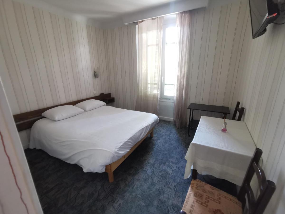Hotel Le Tourisme アンブラン エクステリア 写真